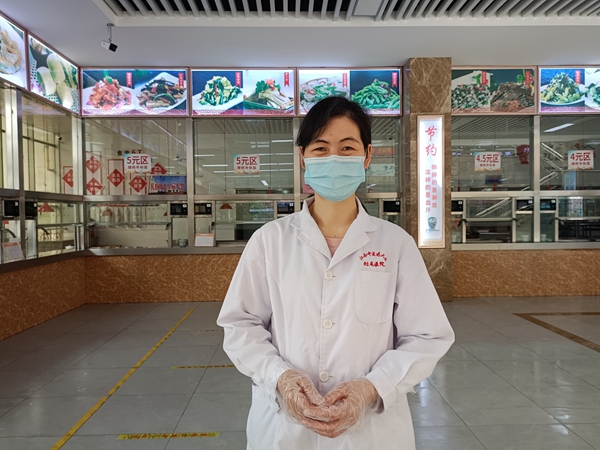 江西中医药大学：后勤人的战疫故事——明月餐厅郭红兰图4.jpg