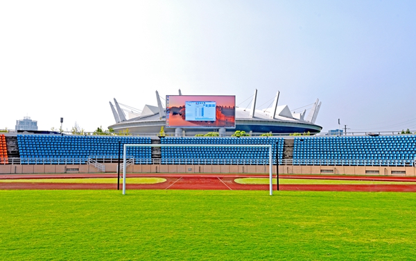 2022杭州亚运会足球热身场地大屏（杭州电子科技大学）.jpg