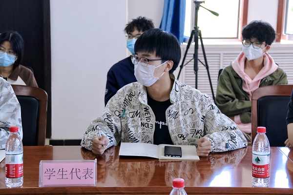 倾听心声，优化服务，华北理工大学召开商贸服务座谈会2.jpg